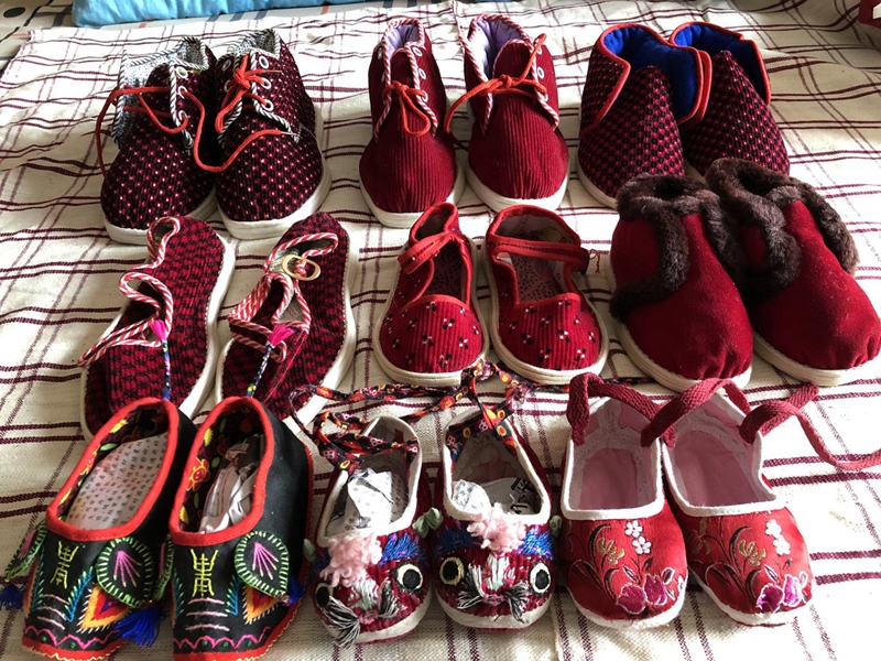 母亲节晒晒老妈妈做的小鞋子 75岁的她说：趁我活着 多给孩子们做鞋