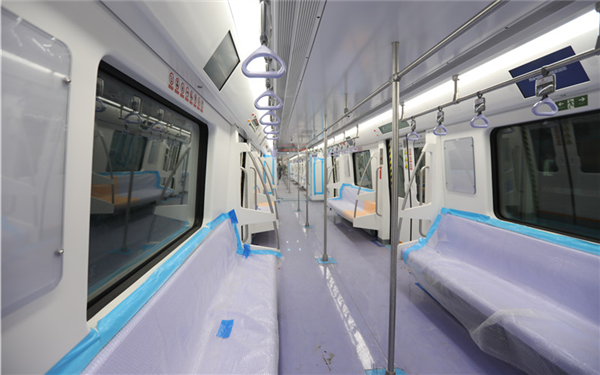 西安地铁6号线首批列车进行调试 “星空蓝”外观及内饰首曝光