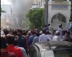 视频｜一架巴基斯坦国航飞机坠毁 机上载有107人