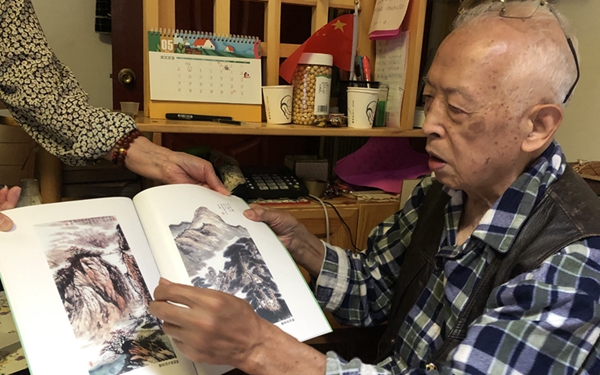 西安88岁老人为秦岭写诗作画：我是陕西人 对秦岭有不一样的感情