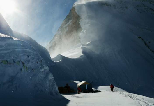 第3次向顶峰进发 2020珠峰测量登山队抵达北坳营地