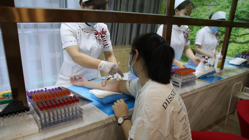 陕西160多名英烈子女接受免费体检 涉及消化、骨密度等多个项目