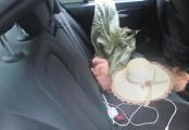 温州私家车内发现刚出生女婴 20岁生母被找到后崩溃大哭