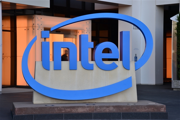 Intel 11代酷睿8核心首曝：CPU架构退回去了！