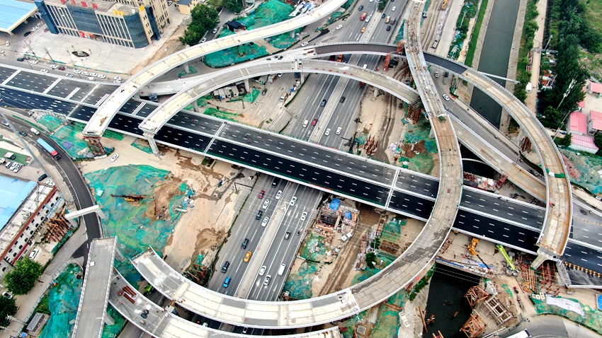 西三环阿房一路立交主线桥正式通车 2020年年底其余匝道完工