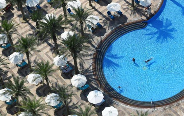 迪拜重新对海外旅客开放 地标亚特兰蒂斯酒店营业