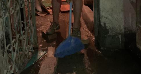 西安丹尼尔西窑坊小区地下室严重漏水 因太潮湿业主不敢进屋睡觉