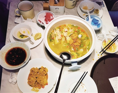探访西安餐饮场所：有食客吃剩半碗面 “剩一口”成习惯