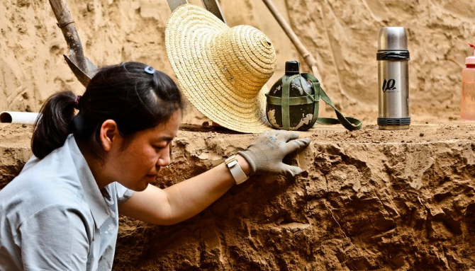 陕西考古女研究员：7年参与发掘400多座古墓葬