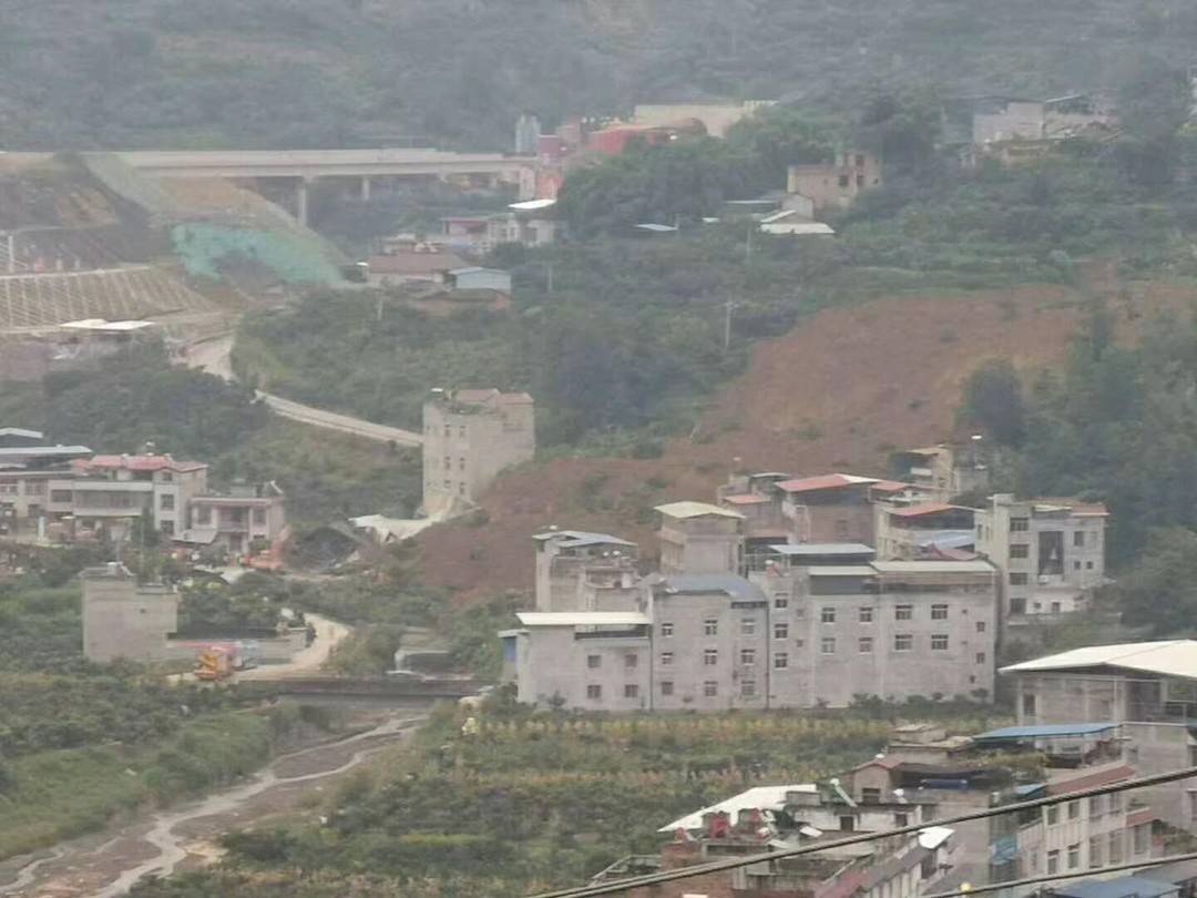 四川雅安汉源县发生滑坡 伤亡人数正在核实
