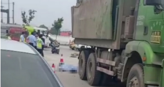 西安后卫寨附近渣土车和非机动车相撞 致1人死亡