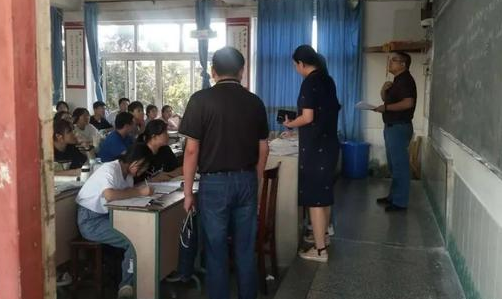 江苏泰州38名高中生被强制清退：入学一年 为何无学籍？