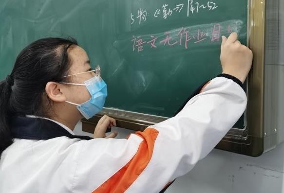 武汉一中学推“一天一科无作业日” 校长：提高效率保证睡眠