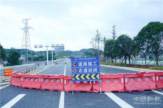 10月2日凯都大道部分路段依然在施工  图片来源：中国新报