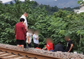 福州一女子遭火车碾压身亡 村民称系过铁路时躲闪不及被撞