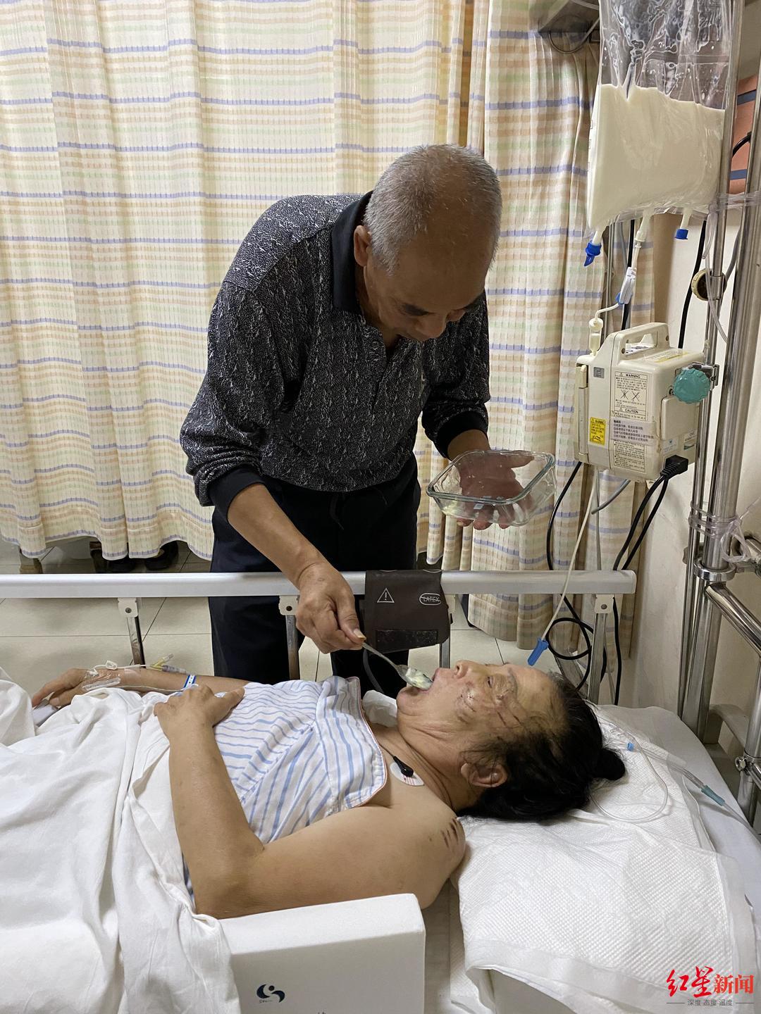 白春生躺在病床上