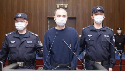 上海一中院开庭审理一男子涉嫌杀人放火案 将择期宣判