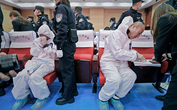 延安贾延成涉黑案首犯一审被判25年 多个“保护伞”获刑