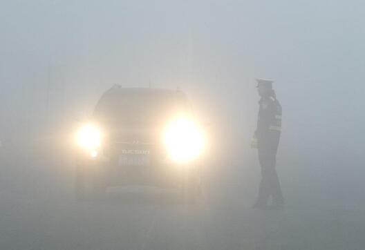 陕西发布大雾和道路结冰黄色预警信号：铜川耀州区等地注意防范
