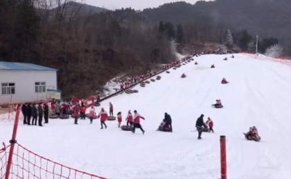在晋公山滑雪场运动吃过自助餐后 韩城93名学生身体不适