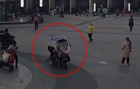 家长要当心！广东一3岁女童脚趾不慎卷入电动车车轮 当场断裂