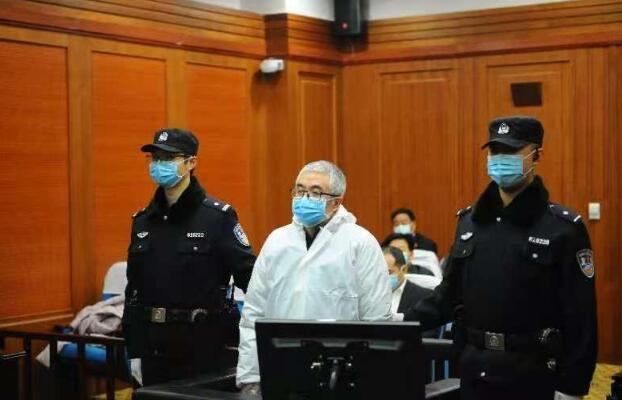 国家能源局华中监管局原局长薛浒私分国有资产、受贿案一审开庭