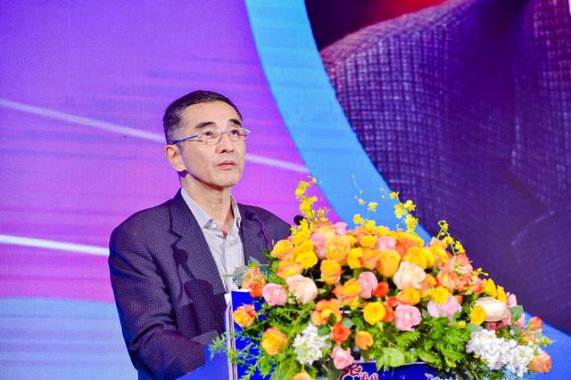 12月16日，中国音数协第一副理事长张毅君在2020年度中国游戏产业年会上发布了《网络游戏适龄提示》团体标准。