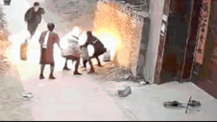 河南男子因好奇用打火机点燃煤气罐 2个小孩瞬间被火球包围