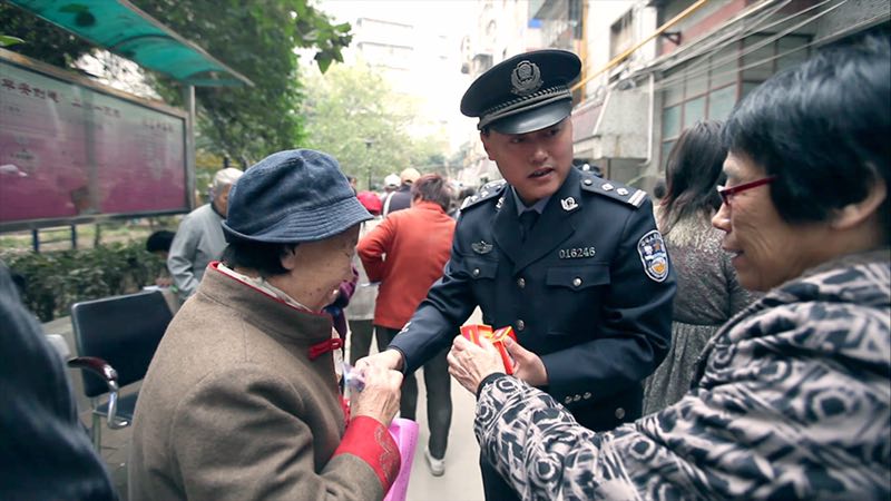 中国人民警察节|社区民警姚六一：15年坚守在社区 近6000居民他大多都认识