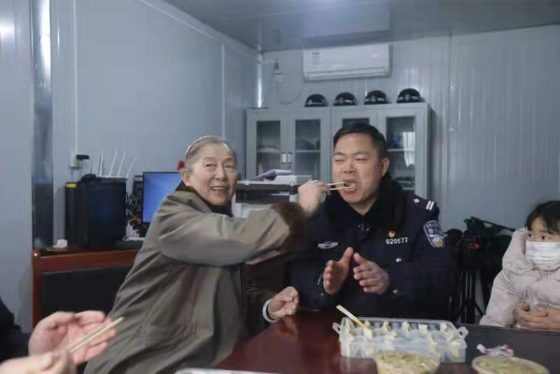是激励也是鞭策 雁塔警方举办首个中国人民警察节系列活动