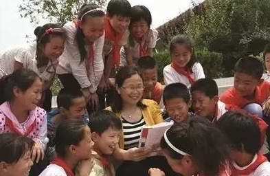 云南山区“极小学校”保障留守儿童的受教育权