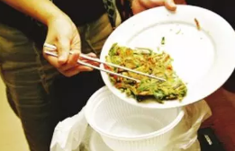 家里剩菜剩饭该如何保存？学会这四个坑别踩