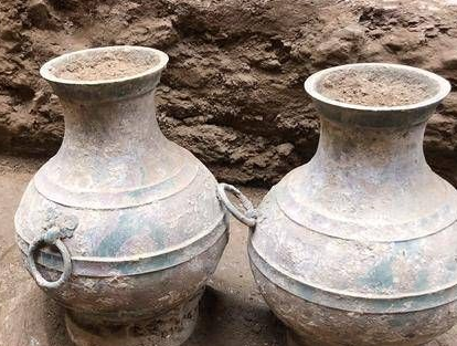 泾阳大堡子墓地发现完整西汉早期墓葬 已出土近百件珍贵文物