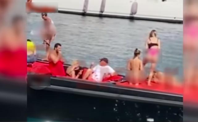 一群乌克兰模特在土耳其旅游胜地游艇上裸体互拍 被警方逮捕