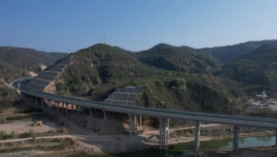 延黄高速路面全幅贯通进入通车倒计时 6月30日正式开始运营