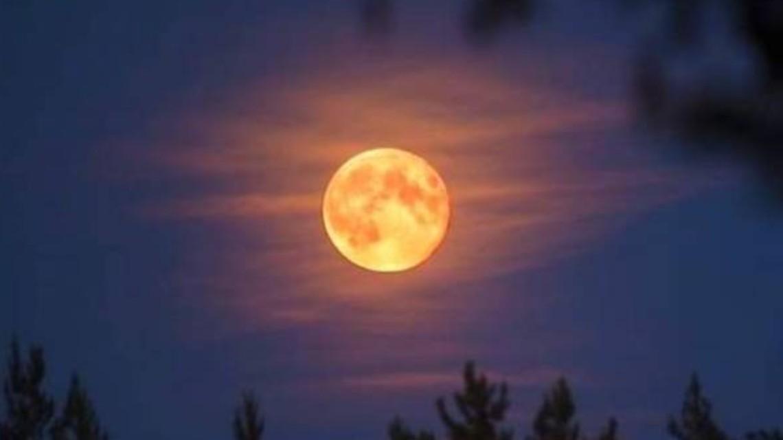 “超级红月亮”来了！今晚陕北有望一睹它的风采 西安“有点悬”