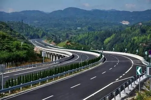陕西境延长至黄龙高速公路车辆通行费费率标准听证会举行 