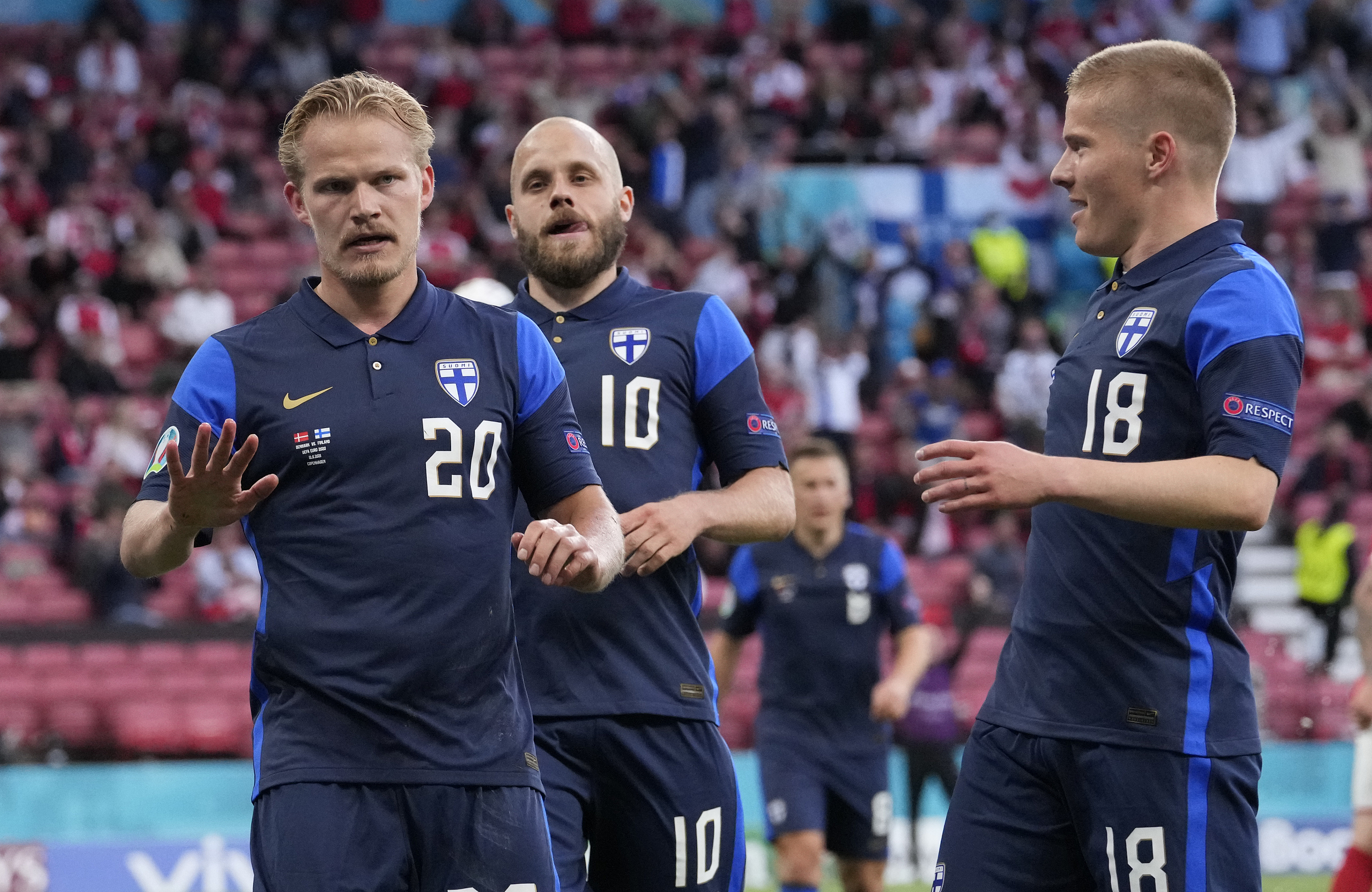 芬兰队在庆祝进球时很克制。