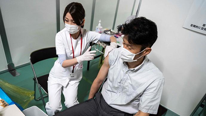日本疫苗接种乌龙频出：有人被连扎两针 有人打了失效疫苗