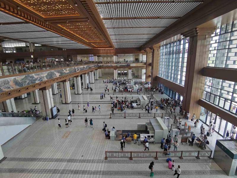 “端午”返程高峰 西安火车站“三前置”保障旅客北广场出行