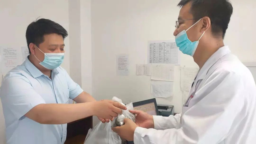 西安市中医医院开展为医护人员送粽子温馨活动