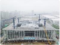 西安国际会展中心二期博览馆项目主体封顶 120天建了“7座埃菲尔”铁塔