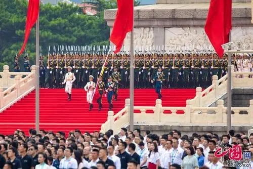 陕西党员干部和各界代表在延安集中收看庆祝中国共产党成立100周年大会直播