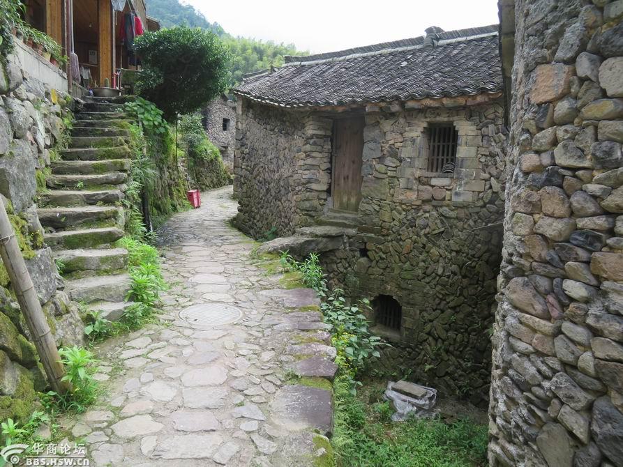 岩下石头村