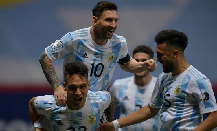 梅西脚踝出血，阿根廷点球淘汰哥伦比亚，美洲杯决赛对阵巴西