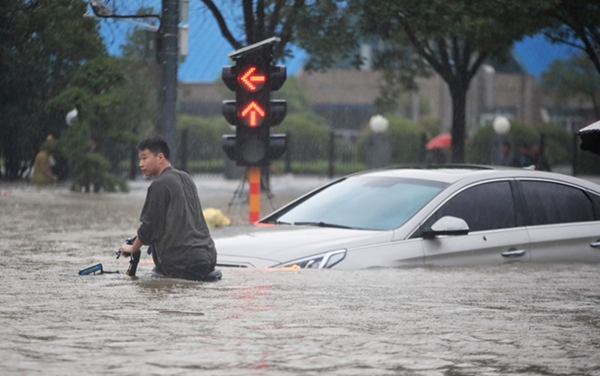 Shǎn动实验室丨郑州到底下了多少雨？对比西安7年降雨量感受一下