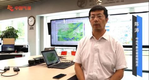 中央气象台首席预报员陈涛接受本报记者采访。