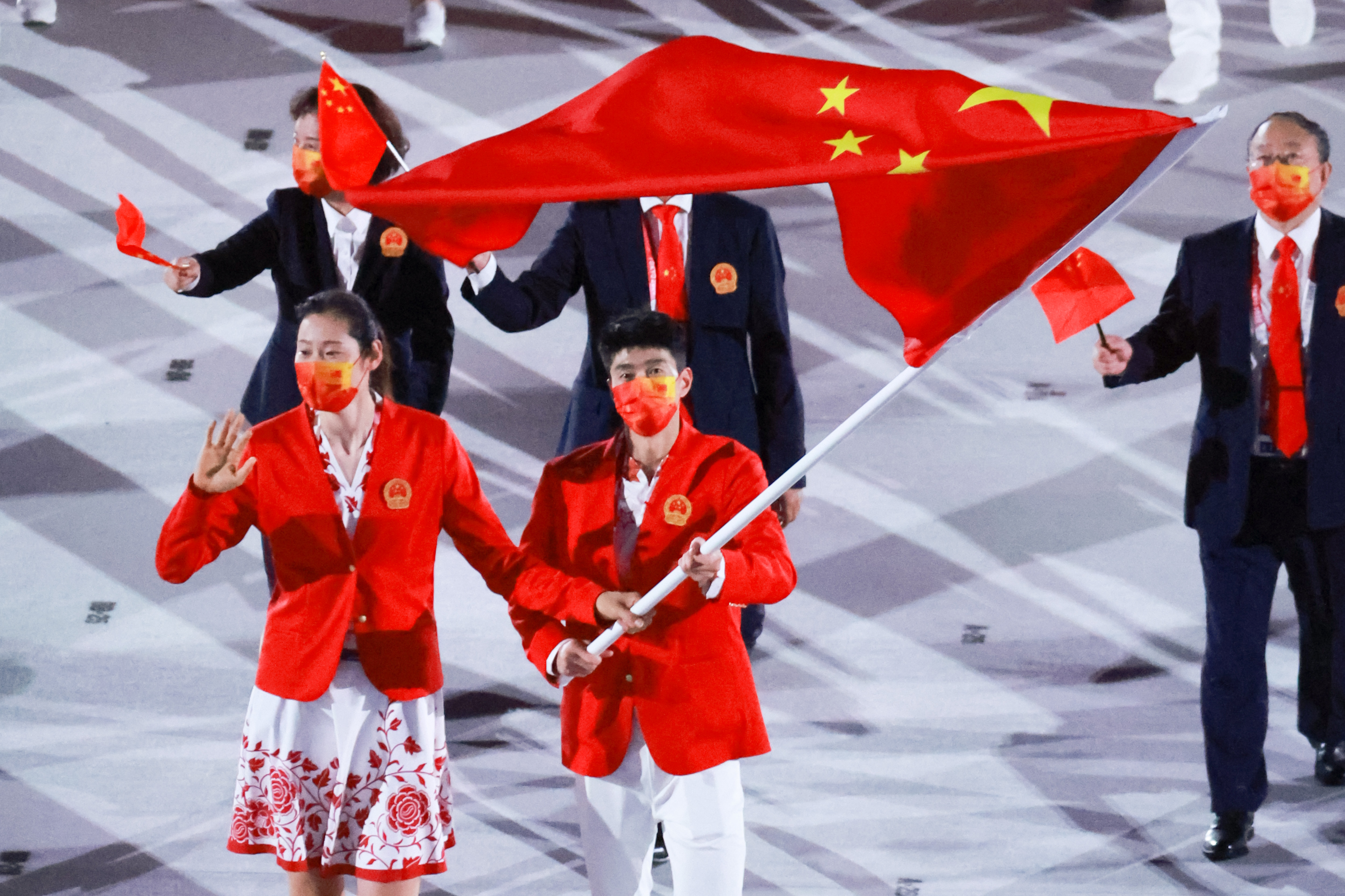 赵帅成为中国奥运代表团旗手。