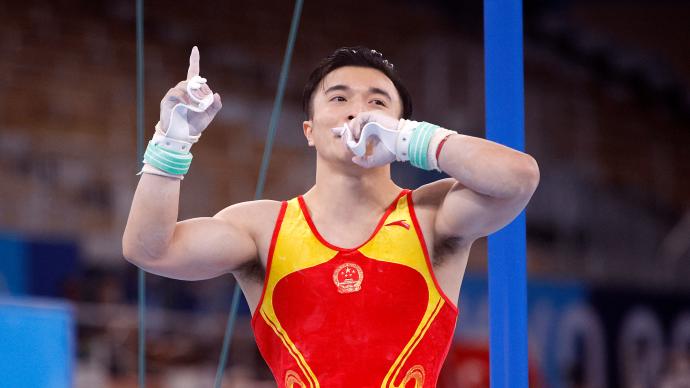 男子体操第一金！中国选手刘洋吊环夺金 尤浩银牌