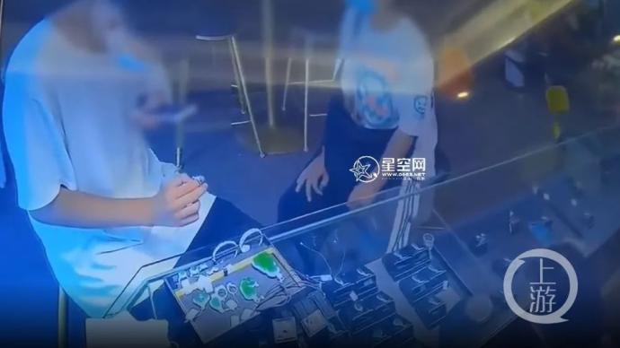 广东揭阳两男子开电动车抢劫珠宝店 假装选购抢走百万玉石